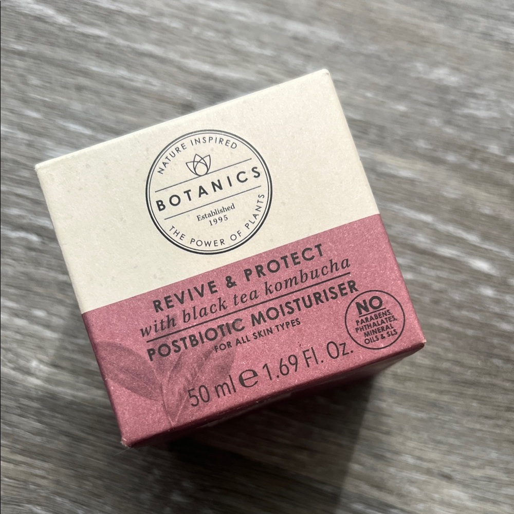 Botanics Nature Inspired Postbiotic Moisturizer